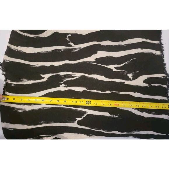 Mainbocher Womens Cashmere Sweater Black White Zebra Print Fringe Detail Medium - Picture 6 of 7